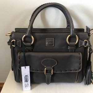 NWT Dooney & Bourke Florentine Medium Pocket
